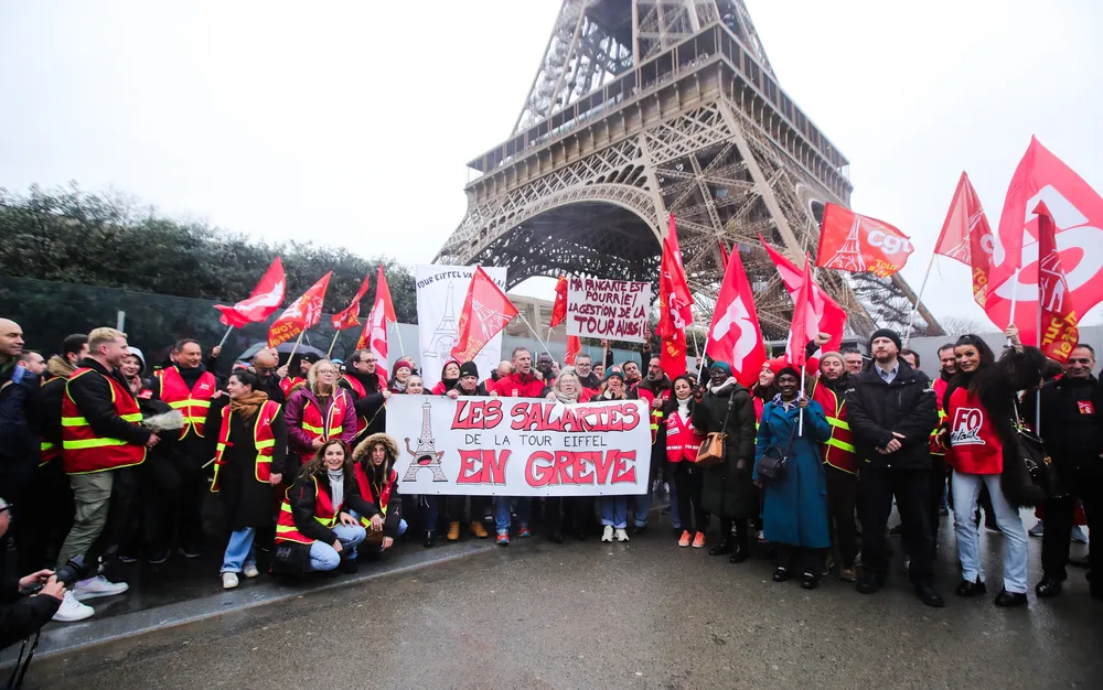 Летищният персонал в Париж отмени предолимпийска стачка