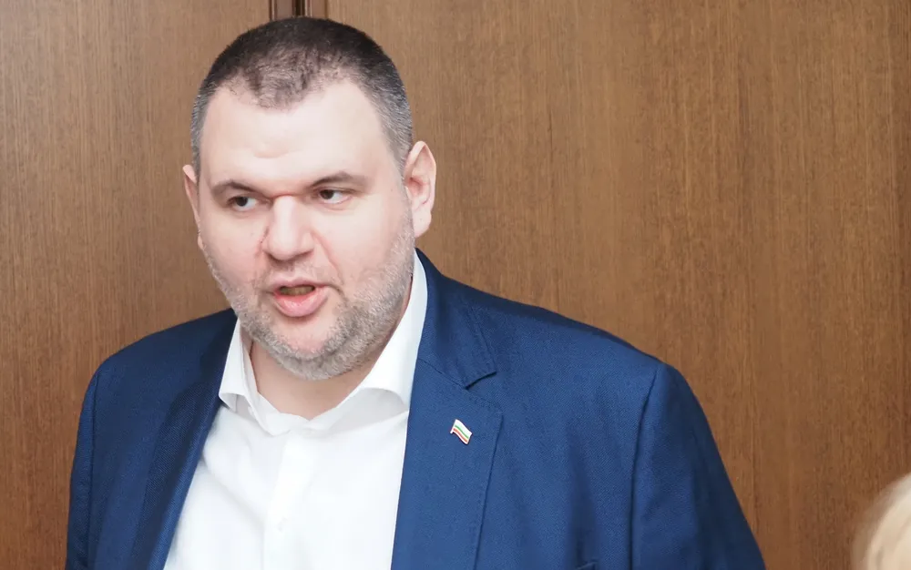 Пеевски: ЦС на ДПС не решава нищо, не ме интересува кога ще бъде свикан - СНИМКИ - ВИДЕО