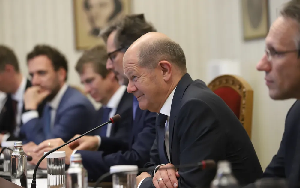 Шолц поздрави Фон дер Лайен за преизбирането ѝ начело на ЕК