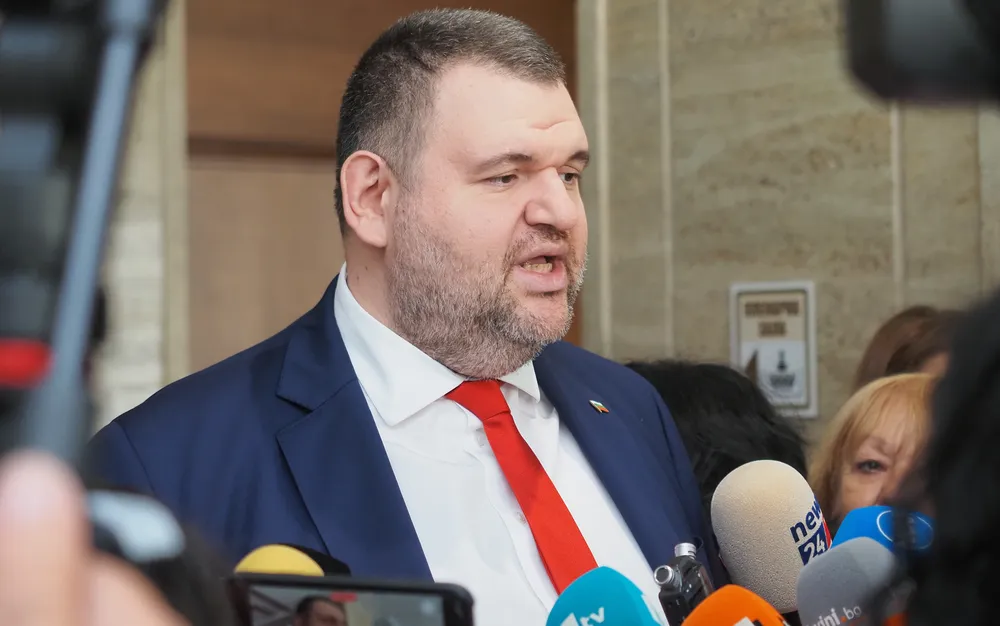 Делян Пеевски: Чакам президента Радев на политическия терен -СНИМКИ-ВИДЕО