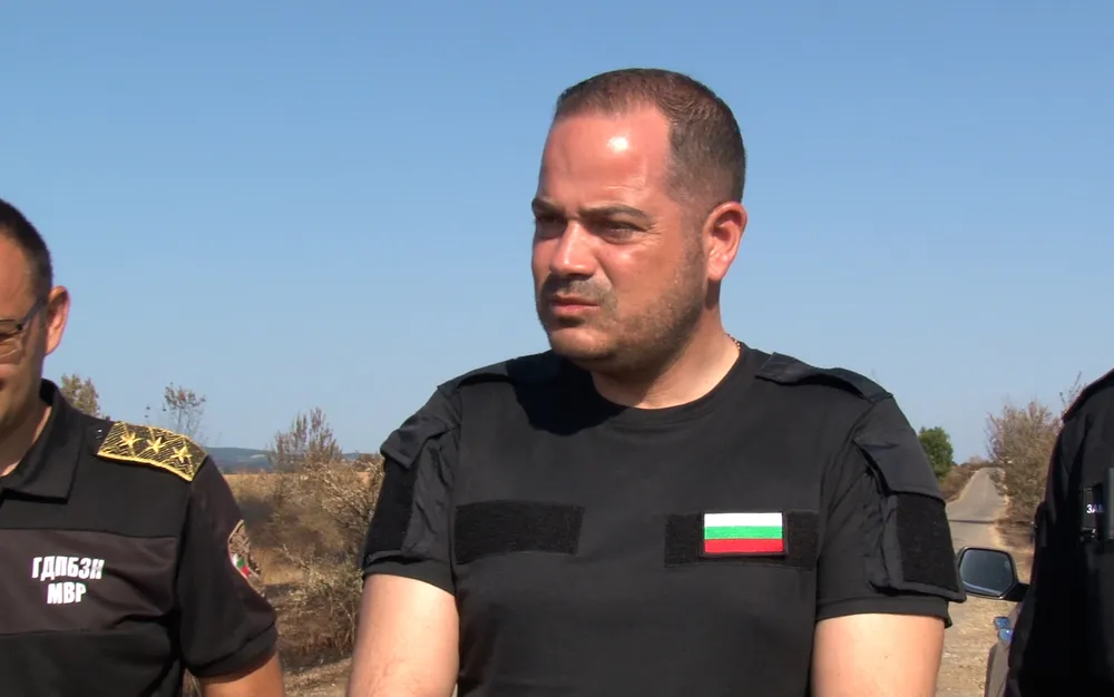 Калин Стоянов ще обследва пожара при границата с Гърция от въздуха