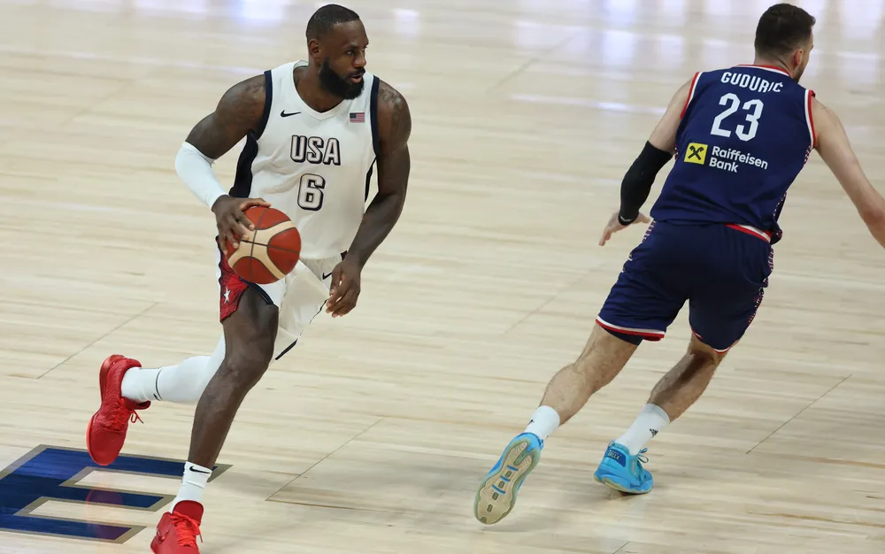 Леброн Джеймс ще бъде знаменосец на САЩ в Париж