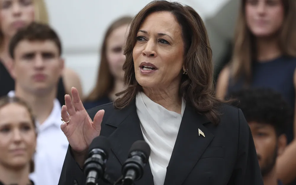 Харис приветства наследството на Байдън като несравнимо в съвременната история