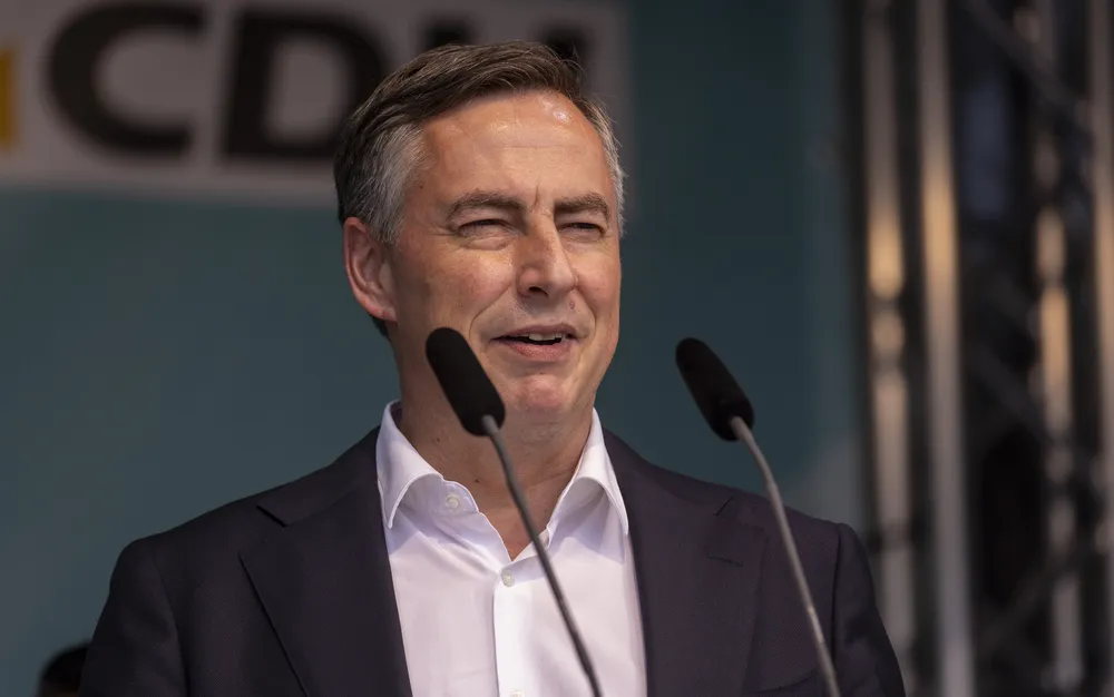 Макалистър е преизбран за председател на комисията по външни работи на ЕП