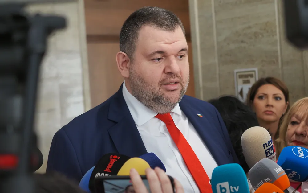 Пеевски изпрати в МВР, Прокуратурата и ДАНС доклада за корупцията в Агенция “Митници”