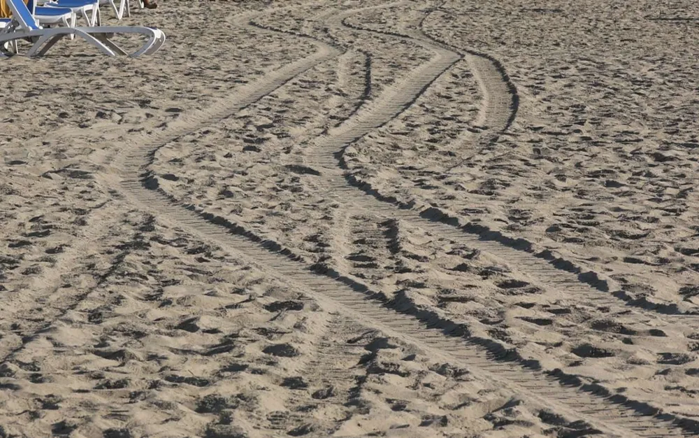 Тежко, но стабилно, остава състоянието на 9-годишното дете, прегазено на плажа в Созопол