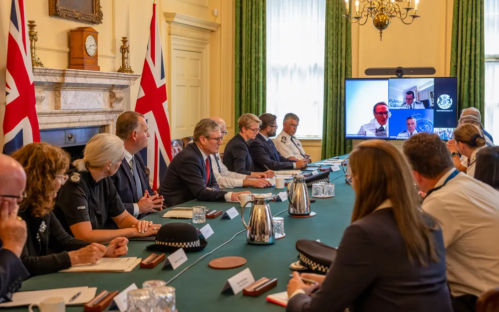 Британското правителство свиква заседание на съвета за извънредни ситуации „Кобра“