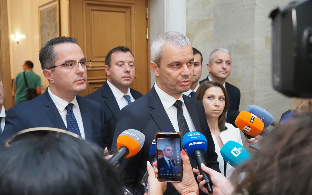 "Възраждане" с два въпроса след връщането на третия мандат