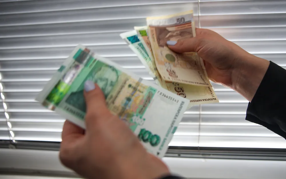 2 516 лв. минимална заплата за асистентите във висшите училища