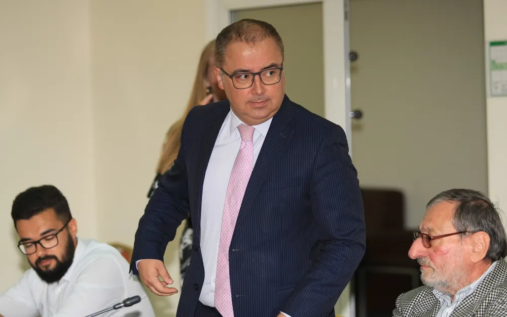 Парламентът освободи зам.-председателя на КФН Владимир Савов