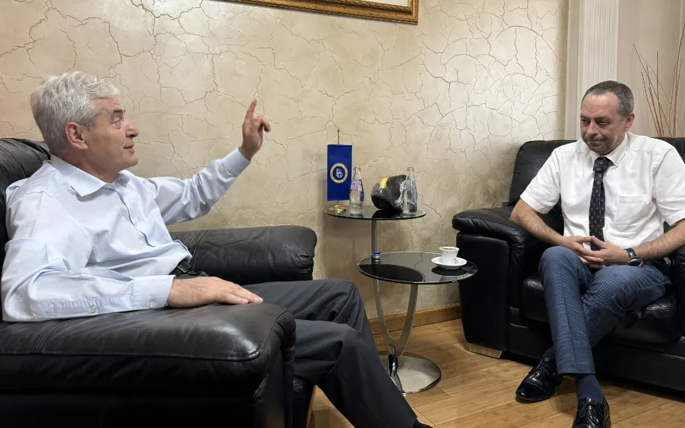 Али Ахмети пред българския посланик: Мицкоски плаши с дестабилизация, за да прикрие провала си - СНИМКИ