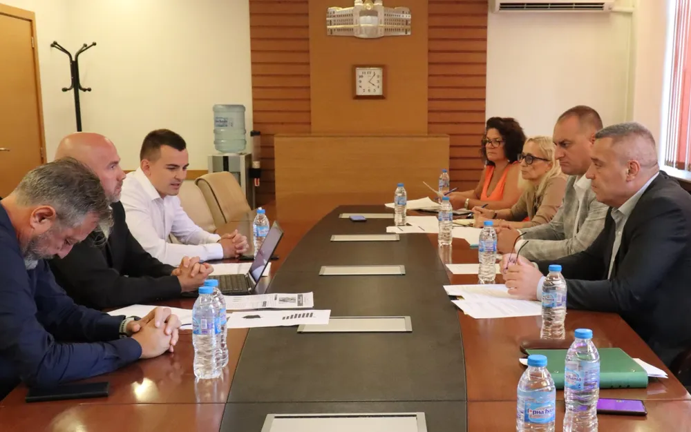 Тахов: България иска от ЕК защитни мерки срещу вноса на яйца от Украйна - СНИМКИ