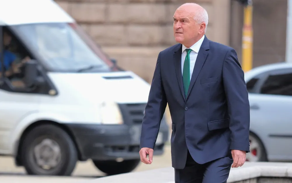 Димитър Главчев влезе в президентството за среща с Радев - СНИМКИ - ВИДЕО