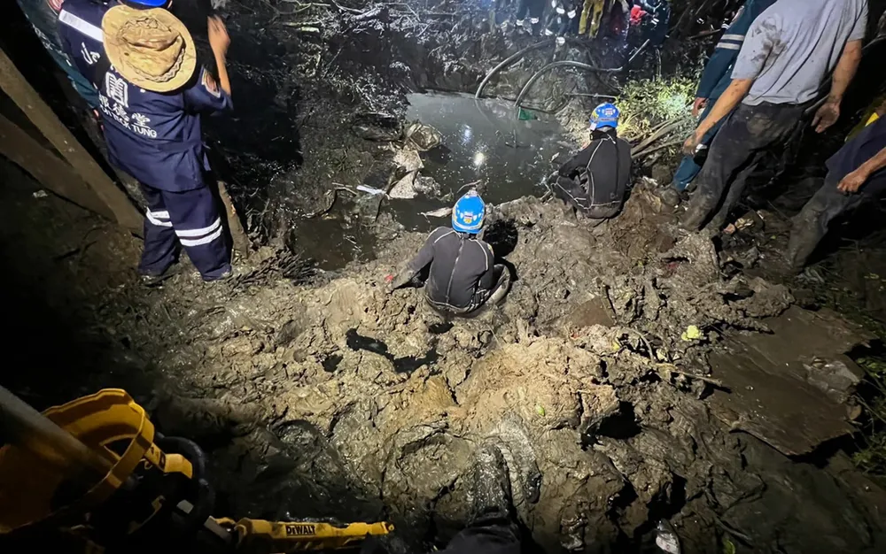 Петима загинали при свлачище в Тайланд