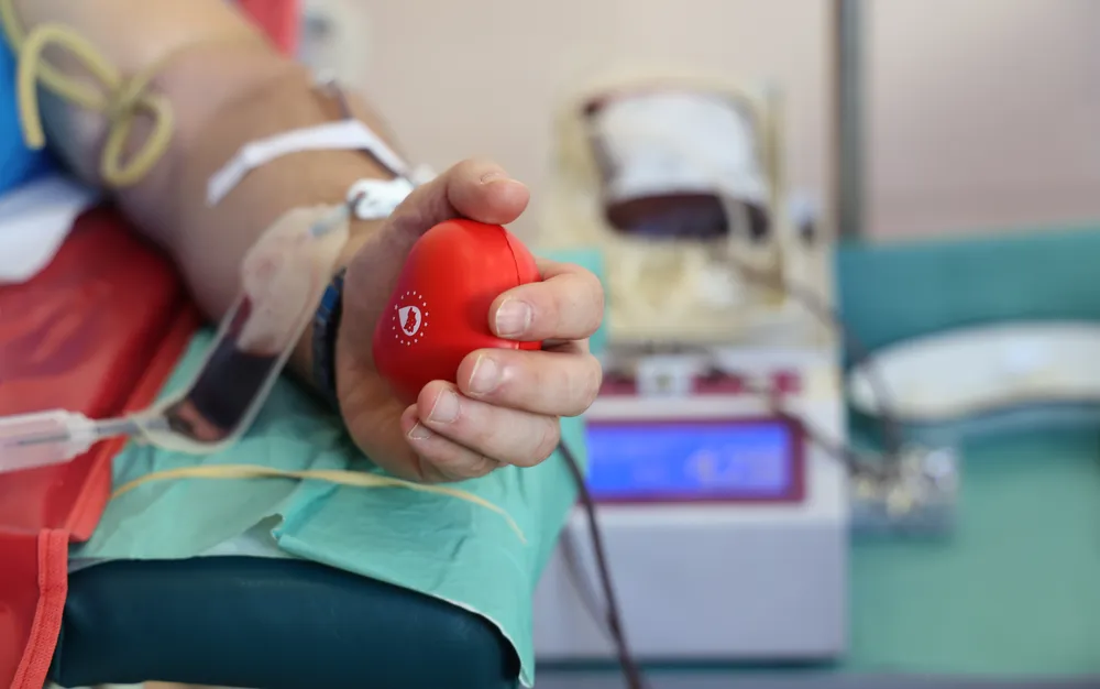 Министерството на здравеопазването с акция по кръводаряване - СНИМКИ