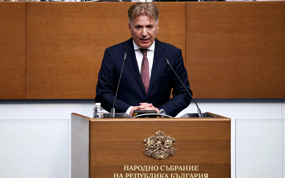 Петко Николов ще проведе онлайн среща с търговските представители зад граница