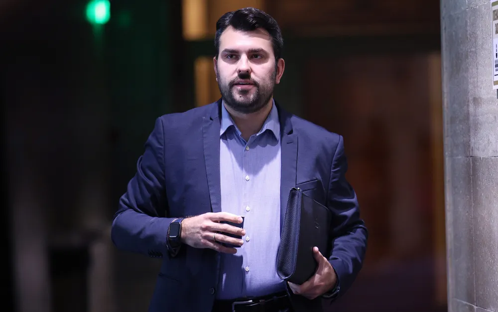 Георг Георгиев: Докато гоним имагинерния „голям лош джендър“, децата ни открито шмъркат боклуци