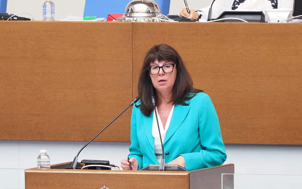 Сдвояваме здравното си досие с мобилния телефон в молове и паркове