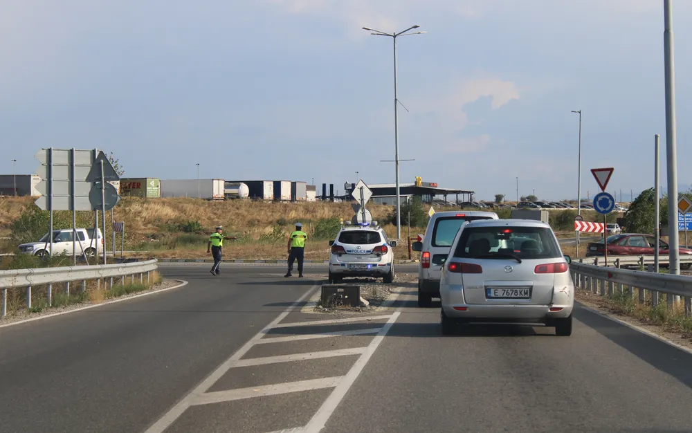 700 полицейски екипи ще следят трафика за празниците - ВИДЕО
