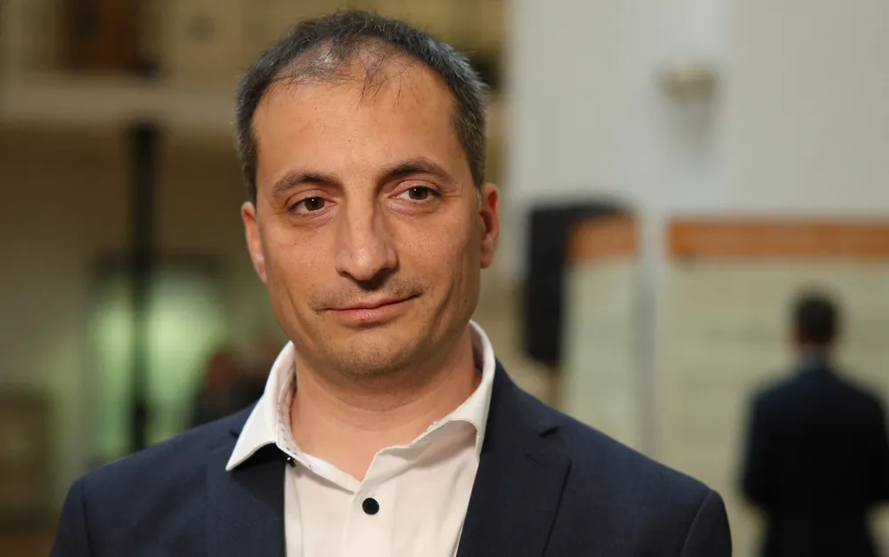 Цветан Василев обвини председателя на ПГ на ДПС Делян Пеевски в рекет