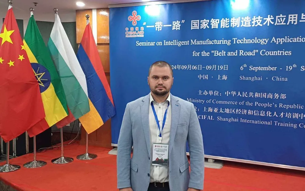 Общинският съветник от „Възраждане“ Радослав Червенков от Китай