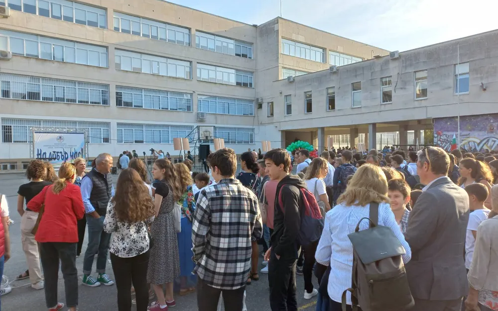 Виктория Кис: В България минималните учителски заплати са изключително ниски - СНИМКИ - ВИДЕО