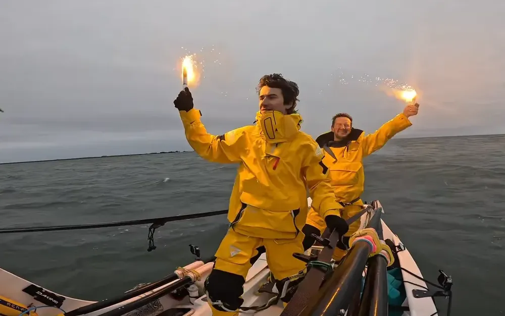 Стефан Иванов и синът му Максим прекосиха Северния ледовит океан с гребната лодка „Неверест”