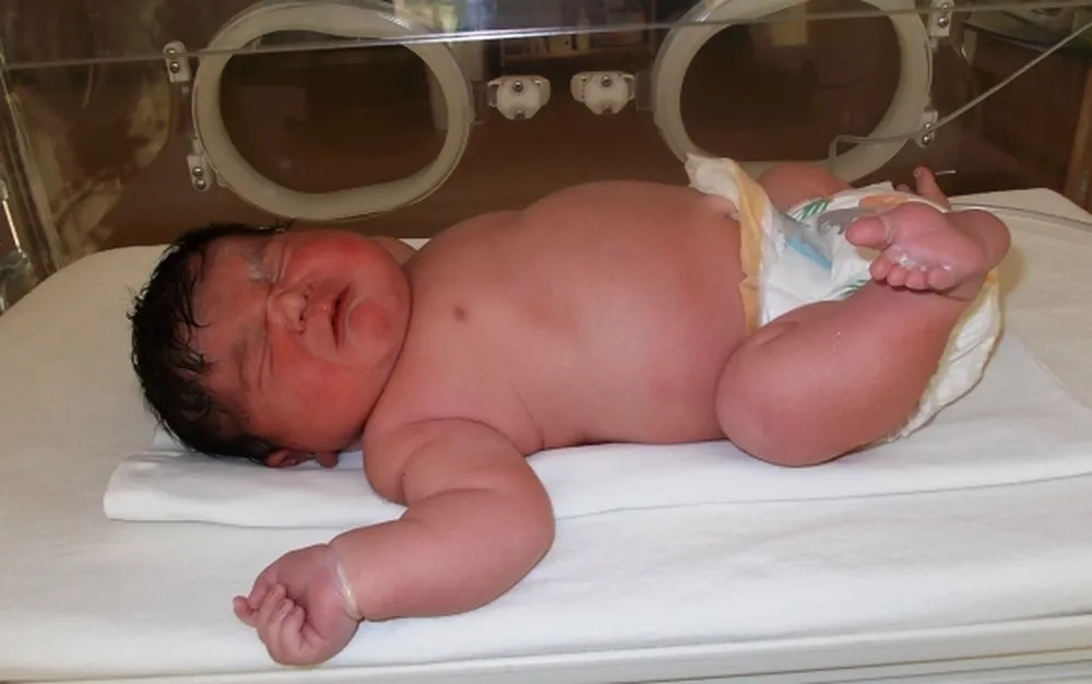 Новородено бебе беше открито до контейнер в село край Силистра