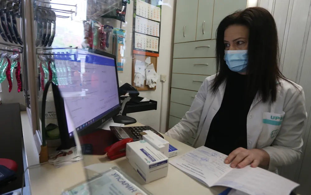 Фармацевти планират протести срещу вендинг машините за лекарства - СНИМКИ