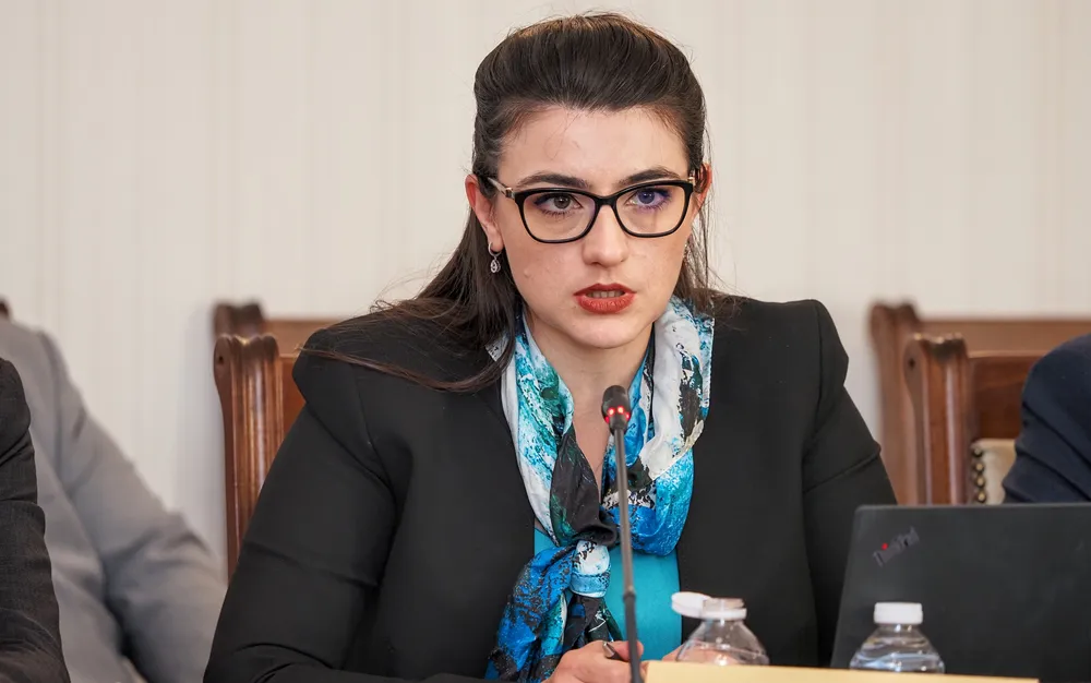 Лена Бориславова: Антон Славчев е показал, че не дава и косъм да падне от главата на тези, които го закрилят