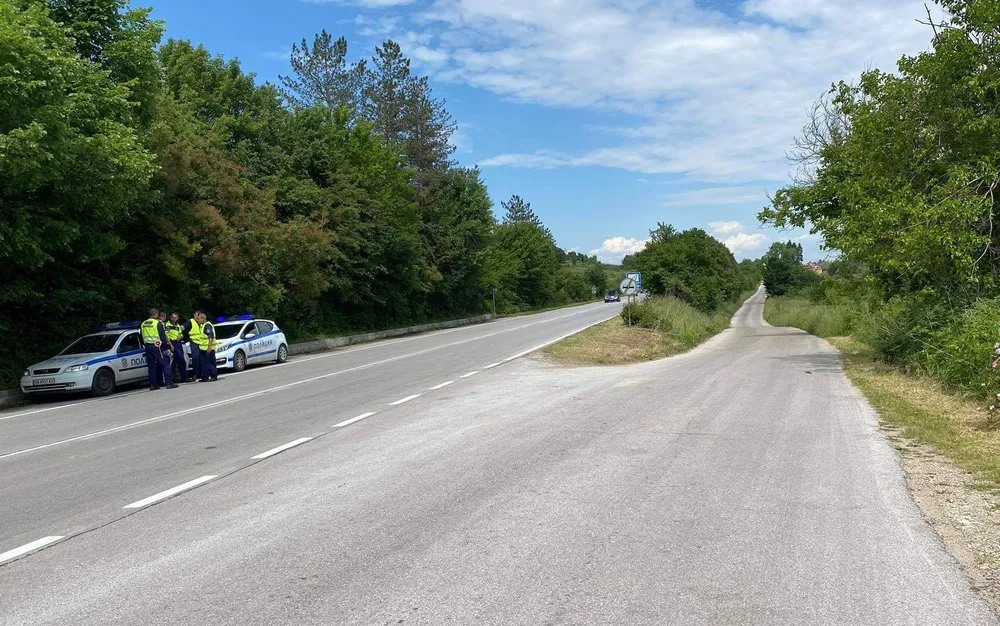 Тежка катастрофа край Микре, трима са пострадали