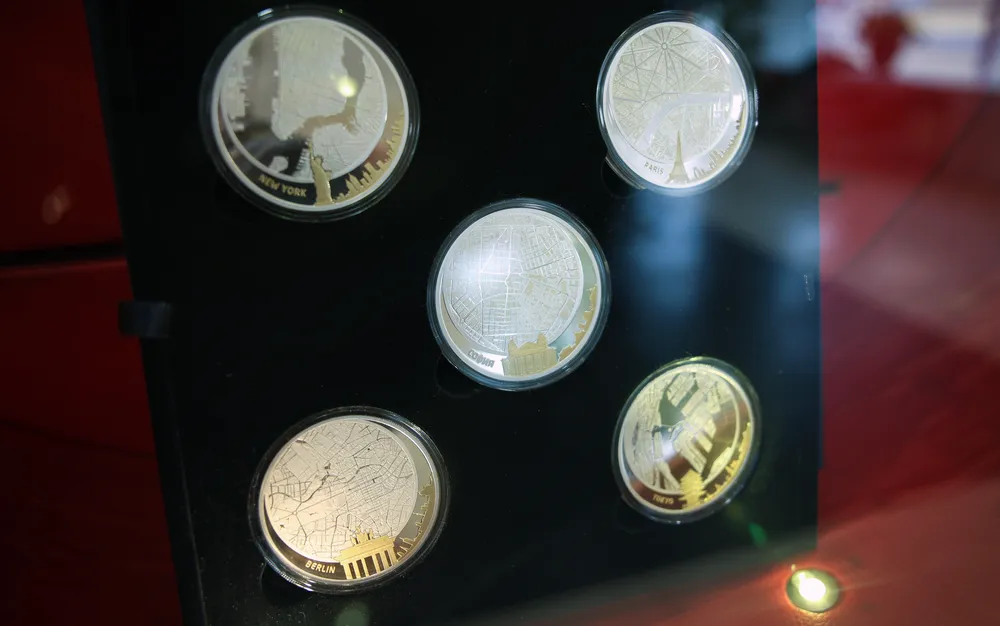 Златото достигна нов рекорд от над 2609 долара