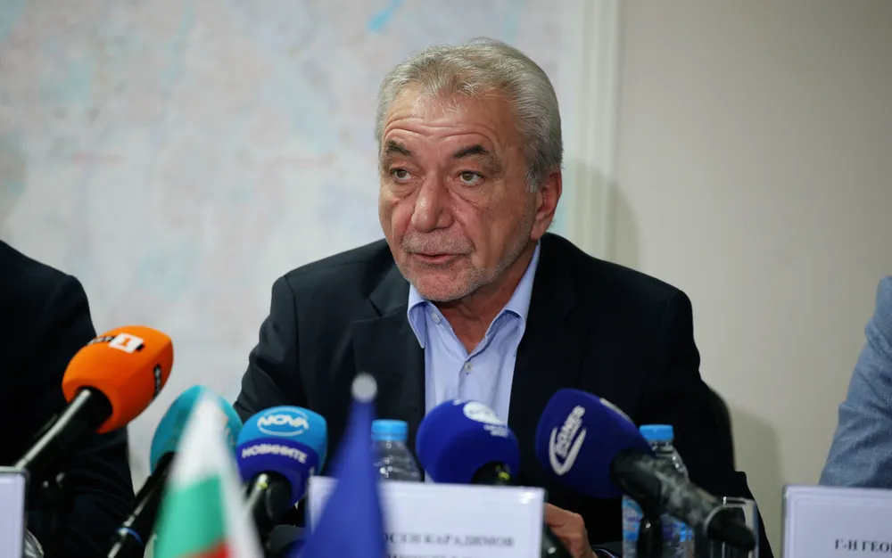 Министърът на иновациите: Аз съм убеден, че машинен вот ще има