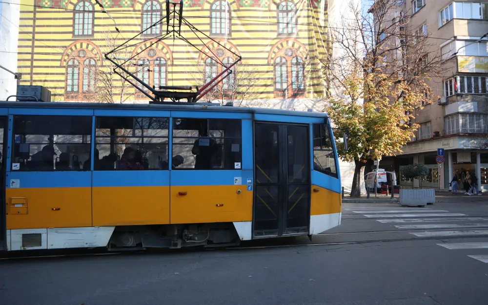 Столичният общински съвет гласува 6 млн. лева, за да не спре градският транспорт в София през октомври