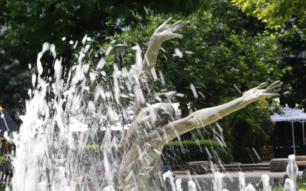 Остава топло, но облачно и с вятър на запад в петък, 4 октомври