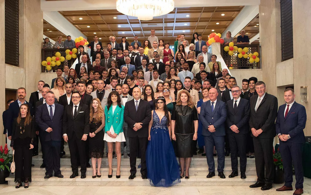 Абитуриентите отличници от инициативата „Подкрепи една мечта“ са приети в желаните специалности