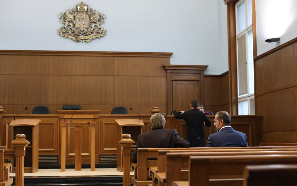 Делото за регистрацията на ДПС бе отложено за 25 октомври - СНИМКИ