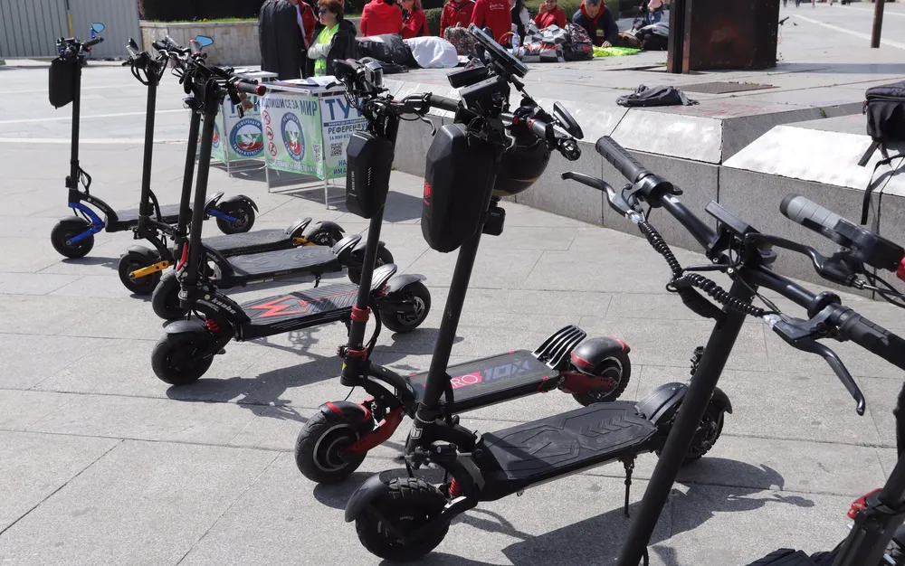 Един загинал и 35 ранени при инциденти с тротинетки в Русе