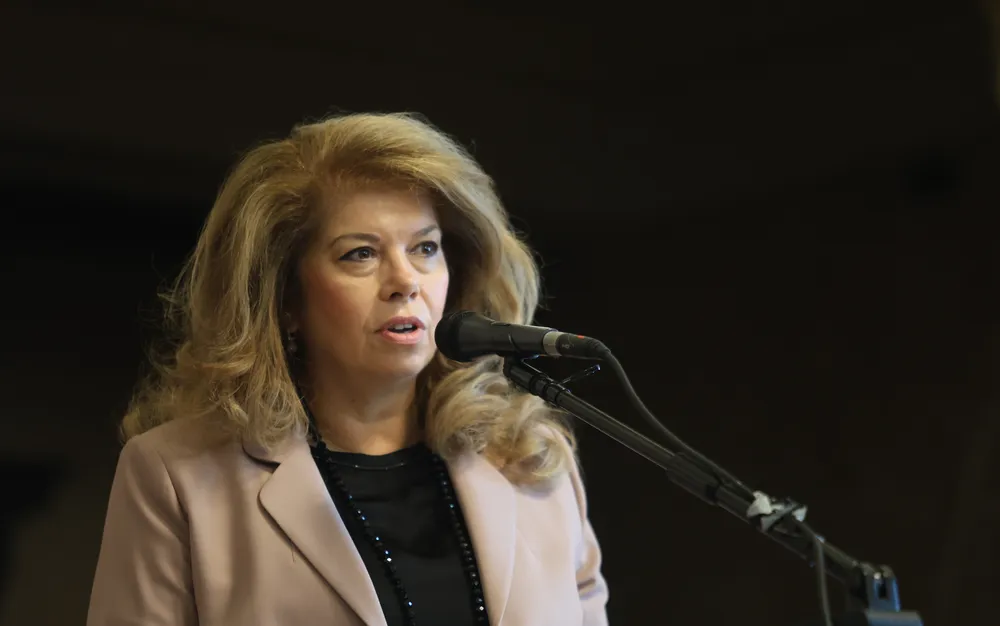 Йотова: Държавата е в дълг към малкия и средния бизнес