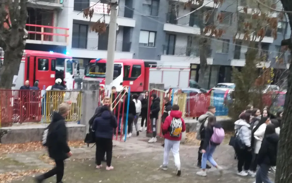 Авария в училище в Перник предизвика евакуация на учениците