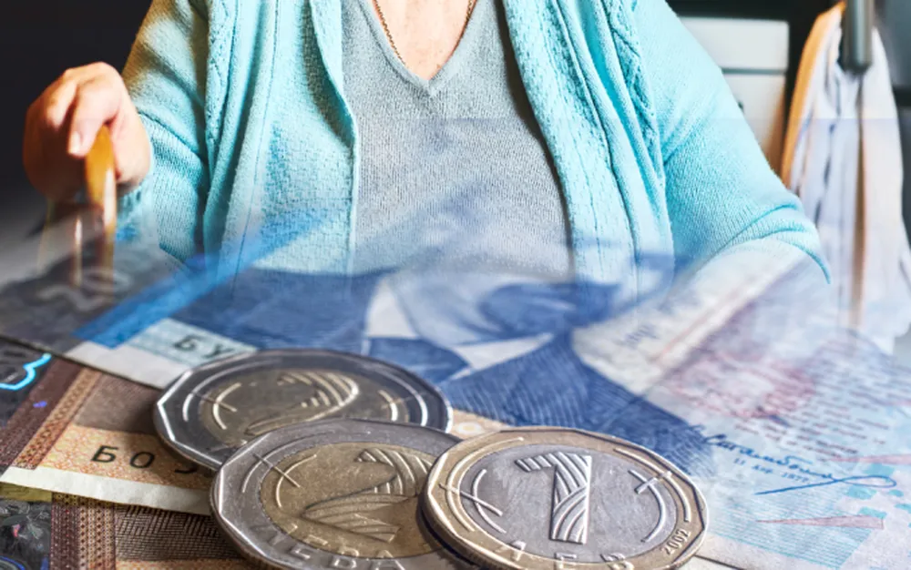 Пенсионерите ще получат по 100 лева Коледна добавка