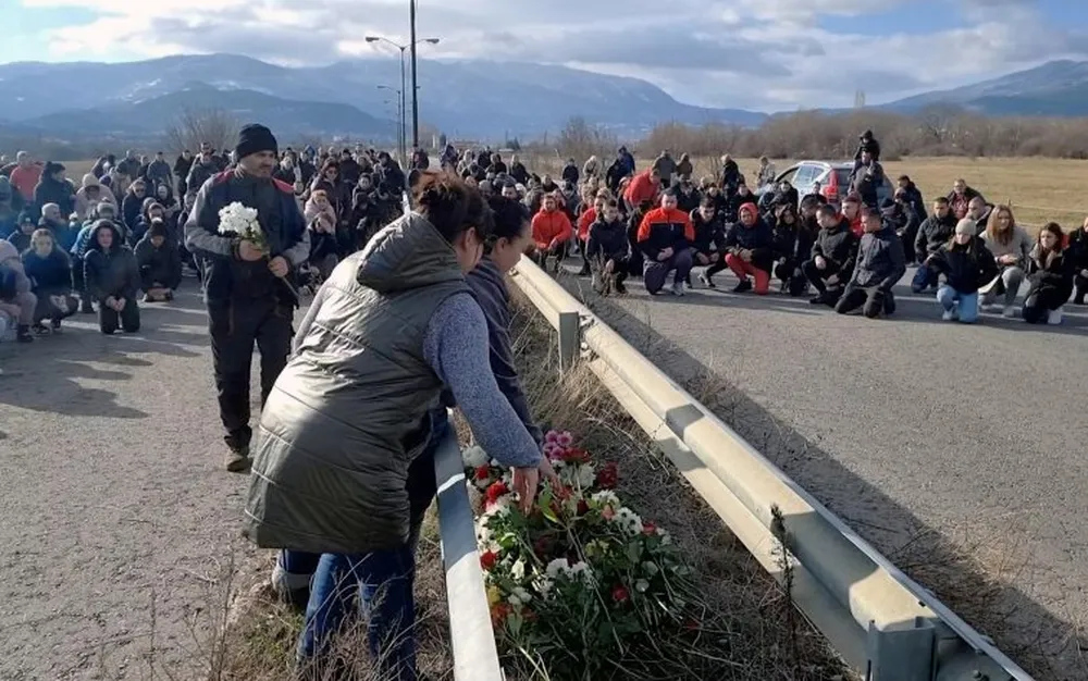 Протест в Кюстендил с искане за оставката на директора на пътно управление заради инцидента с коне на пътя