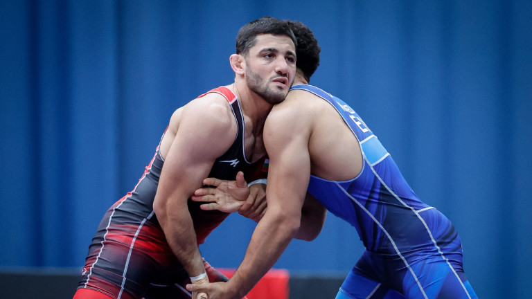 Айк Мнацаканян и Семен Новиков стигнаха финалите на Гран При в Будапеща