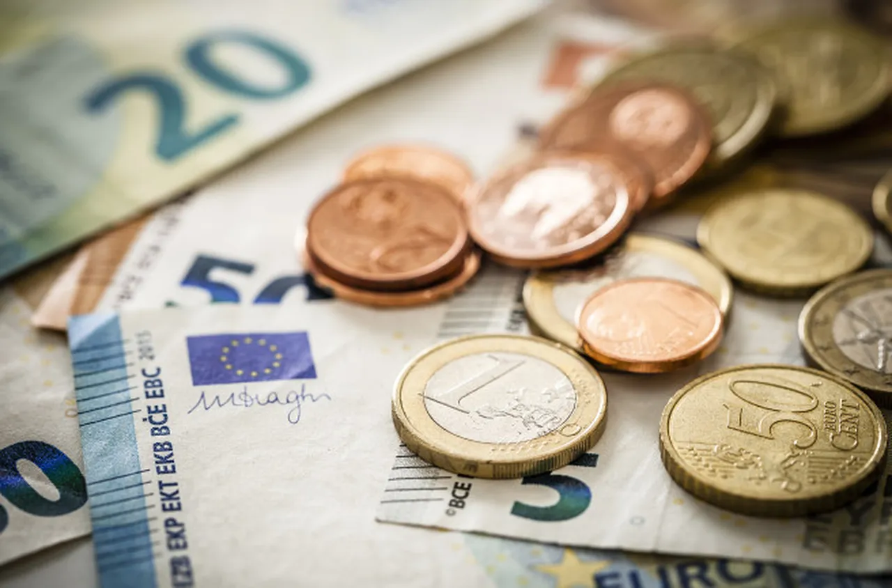 Фискалният съвет иска кешов праг до 10 000 евро