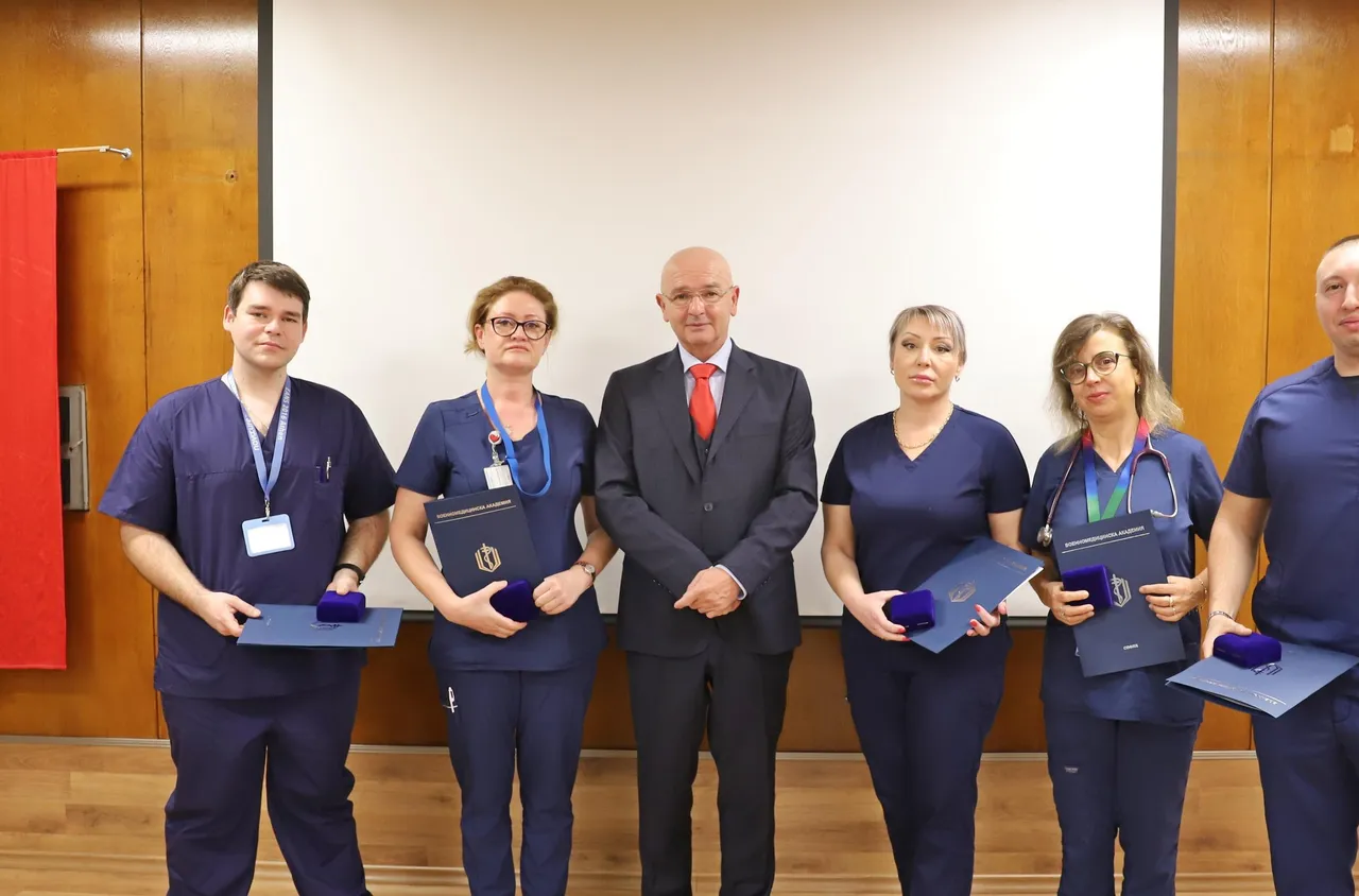 Началникът на ВМА награди медиците, евакуирали пострадали от Северна Македония