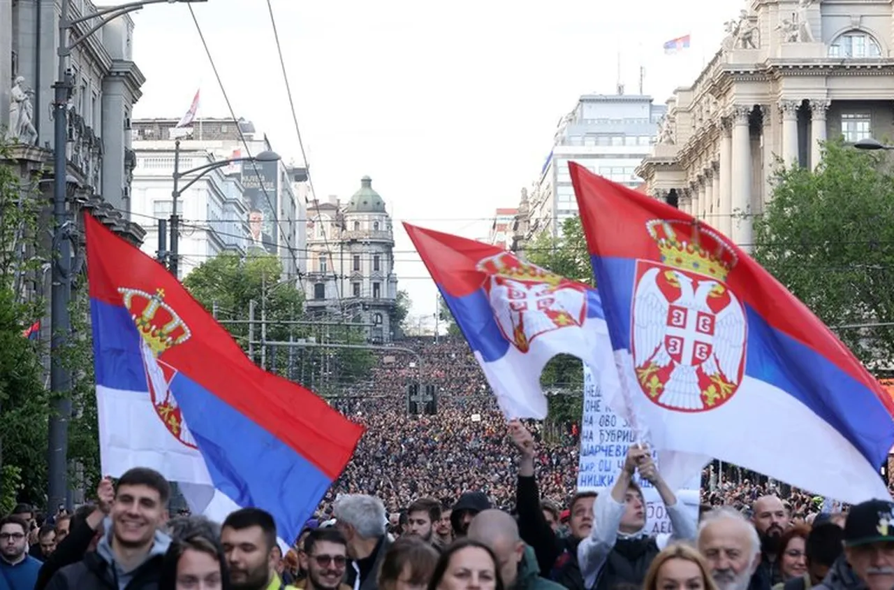 Сърбия спира всички влакове след анонимни бомбени заплахи преди съботните протести
