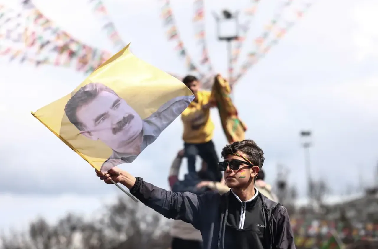 ПКК се саморазпуска и слага край на въоръжената съпротива срещу Турция