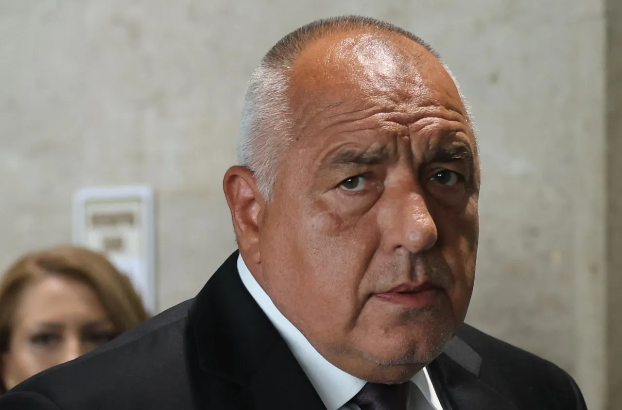 Бойко Борисов си купува “Газпром”, очевидно прави “бензиностанция за хората”