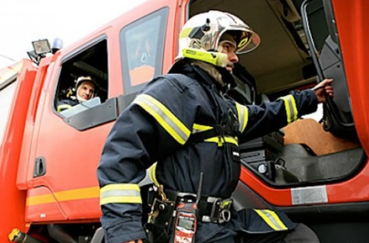 Възрастен мъж от Бургас в тежко състояние след пожар, предизвикан от духалка