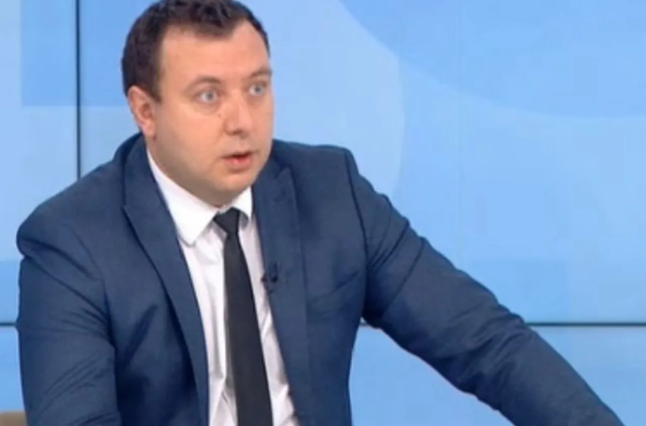 Петър Петров от "Възраждане": Подаваме искане за вот на недоверие